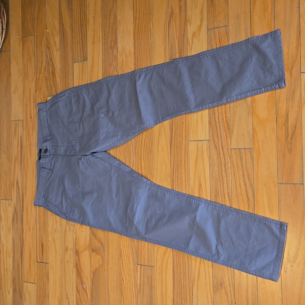 NWOT Men's RVCA Chino Daggers, color Grey. Size 33x32